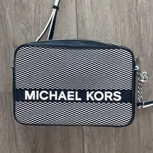 michael kors crossbody